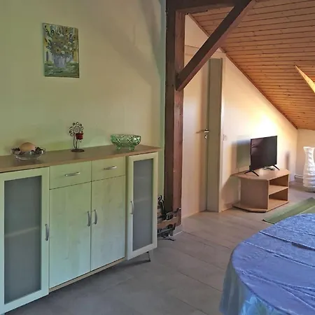 Attic Apartment Near Limburg Castle, Cleaning Included * Ellar