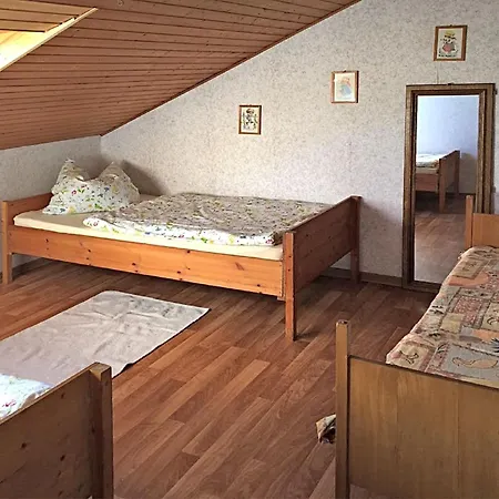 Attic Apartment Near Limburg Castle, Cleaning Included Ellar